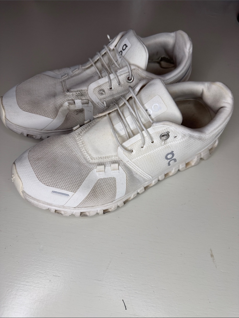 On Cloud -  Cloud 6 white